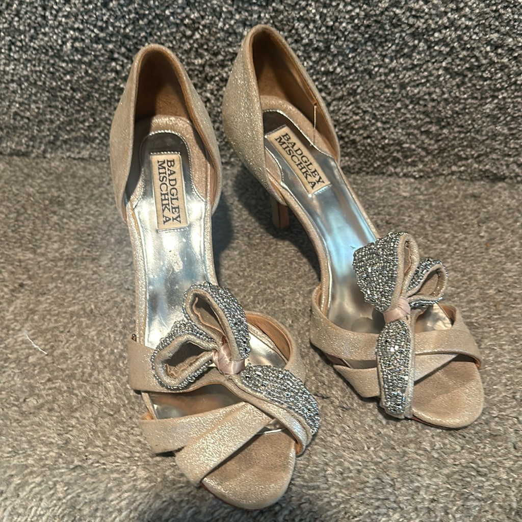 Badgley Mischka Peep-Toe Leather Champagne Heels With A Silver Beaded Bow Detail